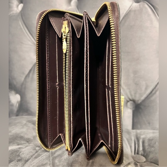 Authentic Louis Vuitton Vernis Zippy Wallet - Picture 4 of 4